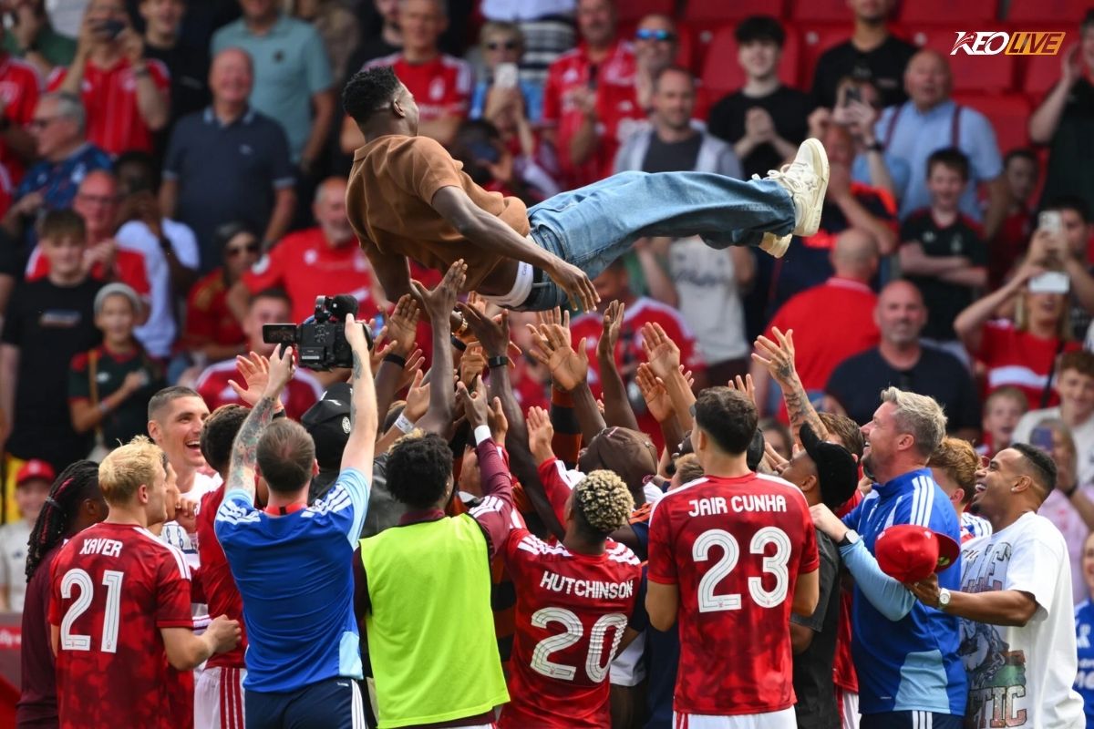 Awoniyi đã chơi trận cuối cùng các đồng đội tại Nottingham Forest | Keolive