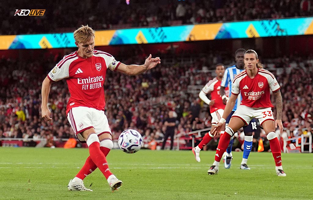 Bàn thắng có phần may mắn của Odegaard | Keolive