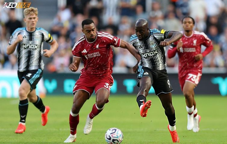 Mô tả hình ảnh cho bài viết Ghi bàn phút 90+9', Szoboszlai giúp Liverpool thoát thua trước Newcastle