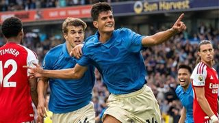 Hình ảnh cho bài Brighton nhấn chìm Arsenal 3 bàn không gỡ trong ngày kỷ niệm 125 năm