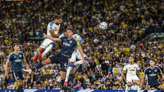 Hình ảnh cho bài Calvert-Lewin tiếp tục là hung thần của Chích Chòe, Leeds đè bẹp Newcastle