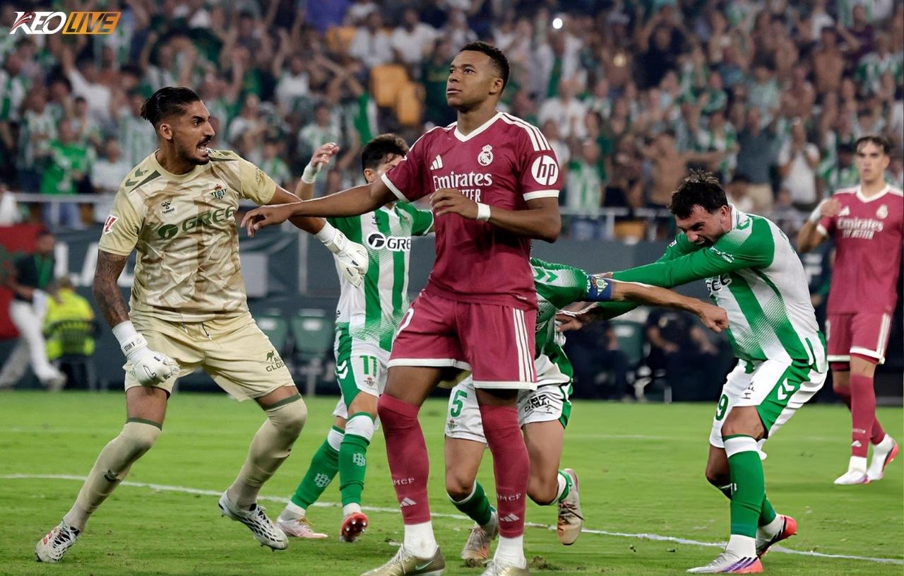 Một ngày thi đấu vô cùng đáng quên của Mbappé | Keolive