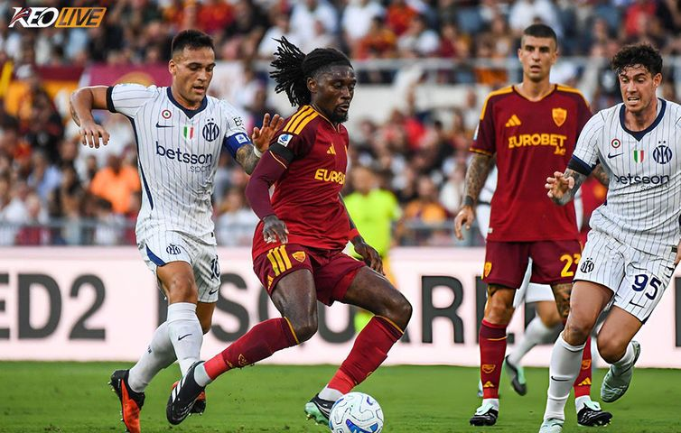 Mô tả hình ảnh cho bài viết Đánh rơi chiến thắng trong hiệp hai, Roma lỡ cơ hội tạo cách biệt
