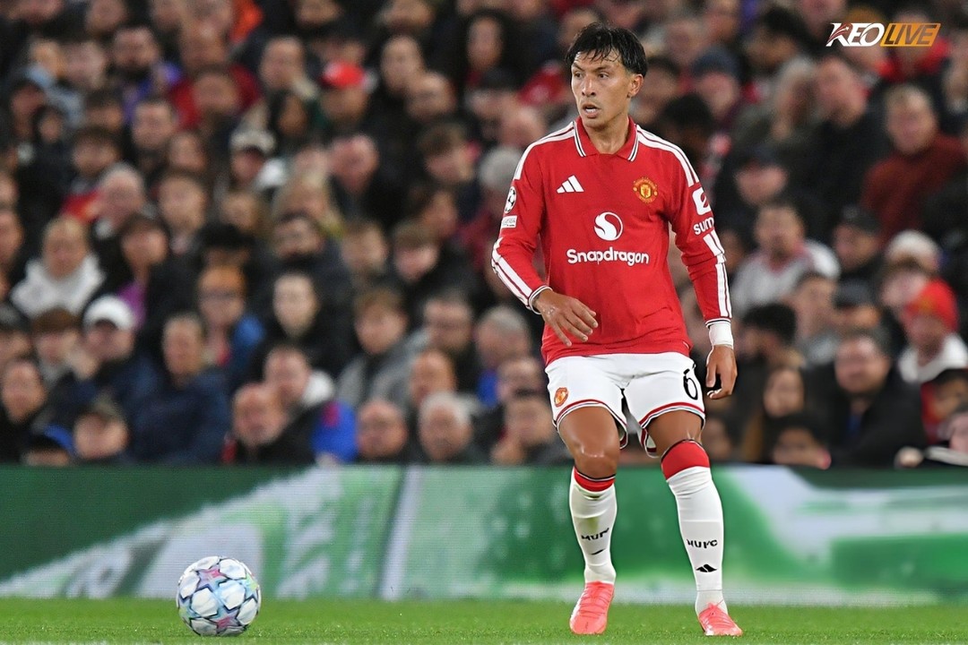 Pha phản lưới nhà của trung vệ Lisandro Martinez đã đẩy Man Utd xuống vực sâu hơn | Keolive