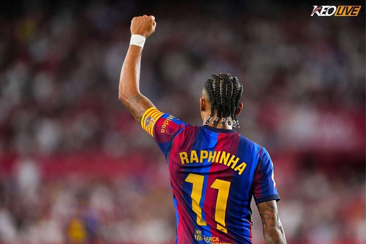 Hình ảnh minh họa cho bài viết Raphinha tiếp tục "gánh team", Barcelona thắng Sevilla 1-3