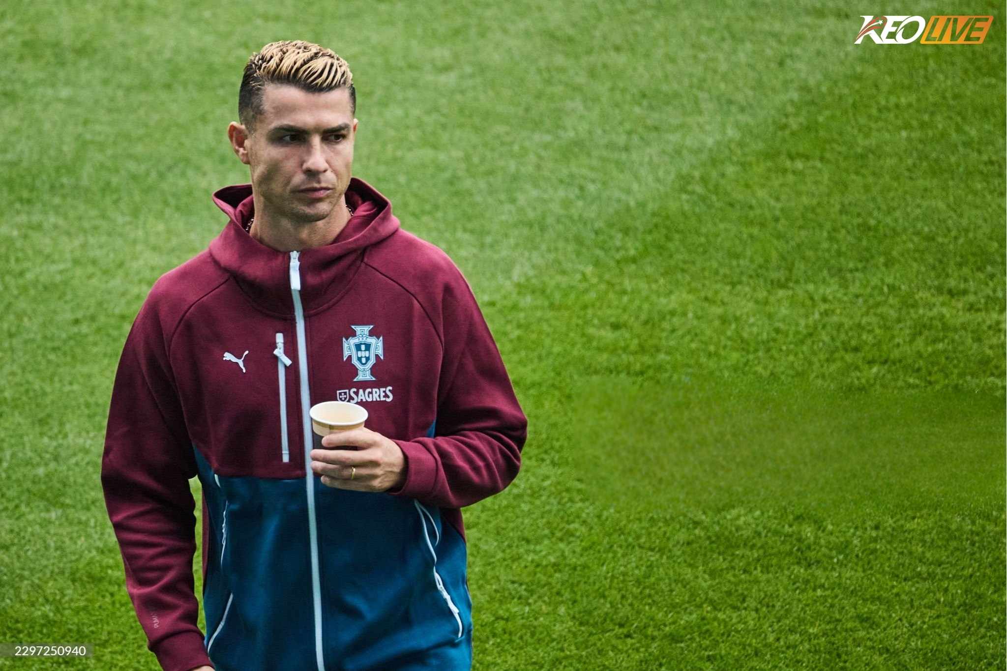 Việc Ronaldo rời đội tuyển đang gây sự chú ý lớn của dư luận | Keolive