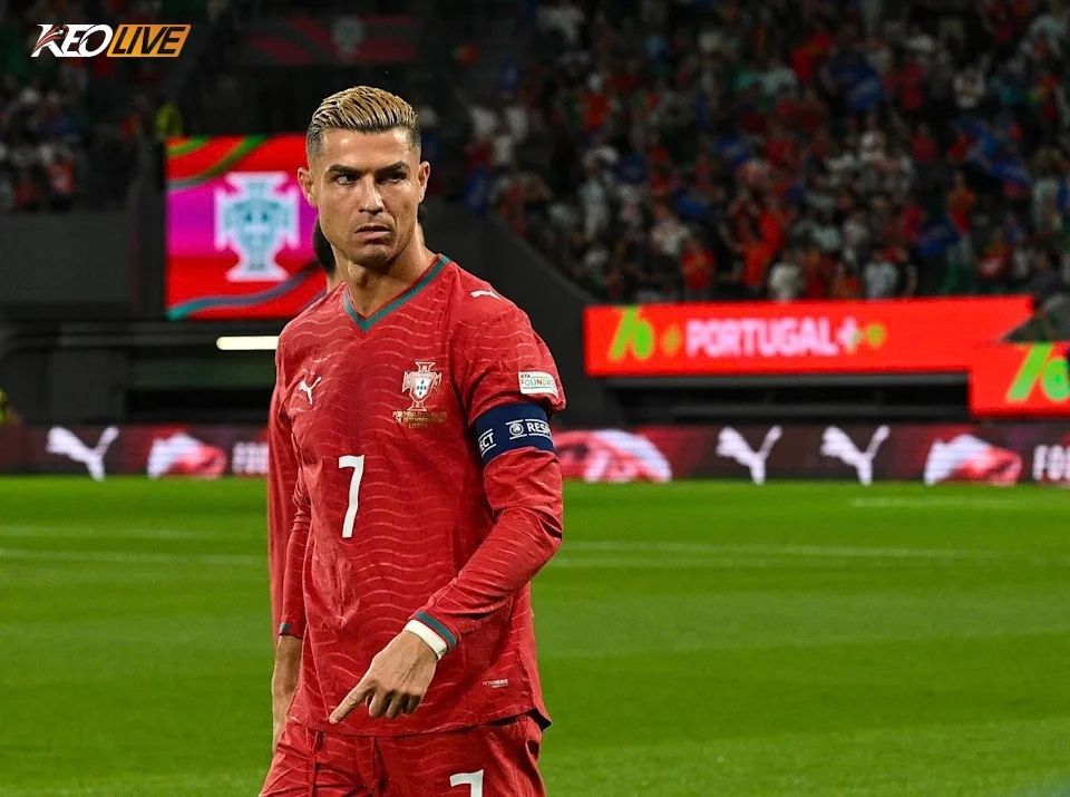 Cristiano Ronaldo đối diện nguy cơ bị treo giò 6 tháng sau khi rời tuyển Bồ Đào Nha | Keolive