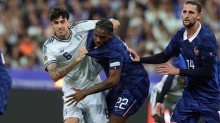 Hình ảnh cho bài Italy cầm hòa Pháp ngay trên sân Stade de France