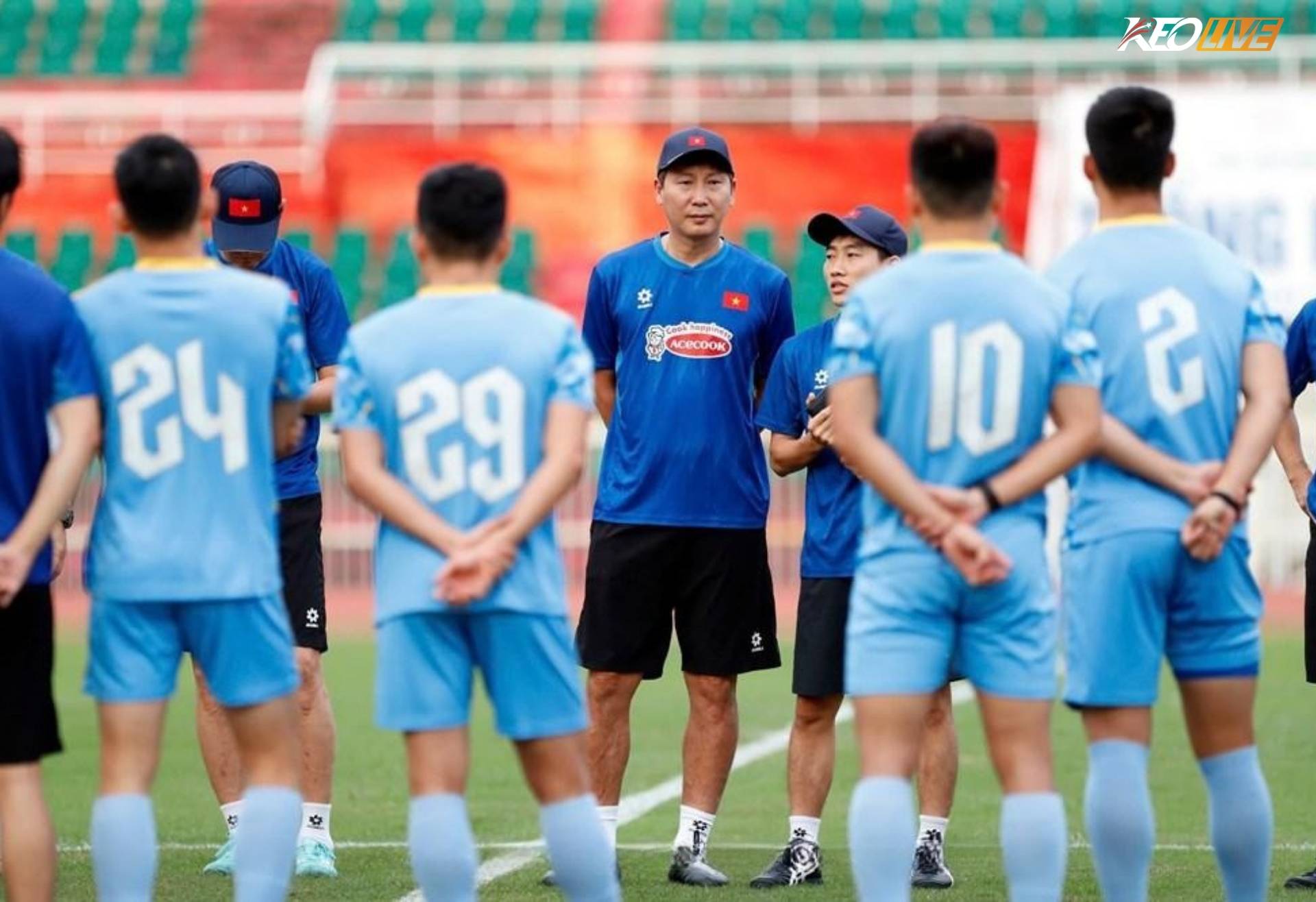 HLV Kim Sang-sik cần thêm những tiền đạo Việt Nam được thi đấu thường xuyên để chuẩn bị lực lượng cho Asian Cup 2027 | Keolive