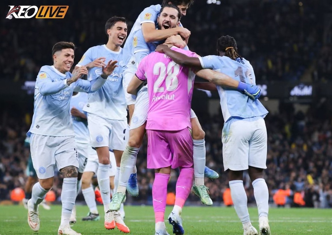 Gerónimo Rulli được các đồng đội Man City chúc mừng sau màn trình diễn nổi bật | Keolive