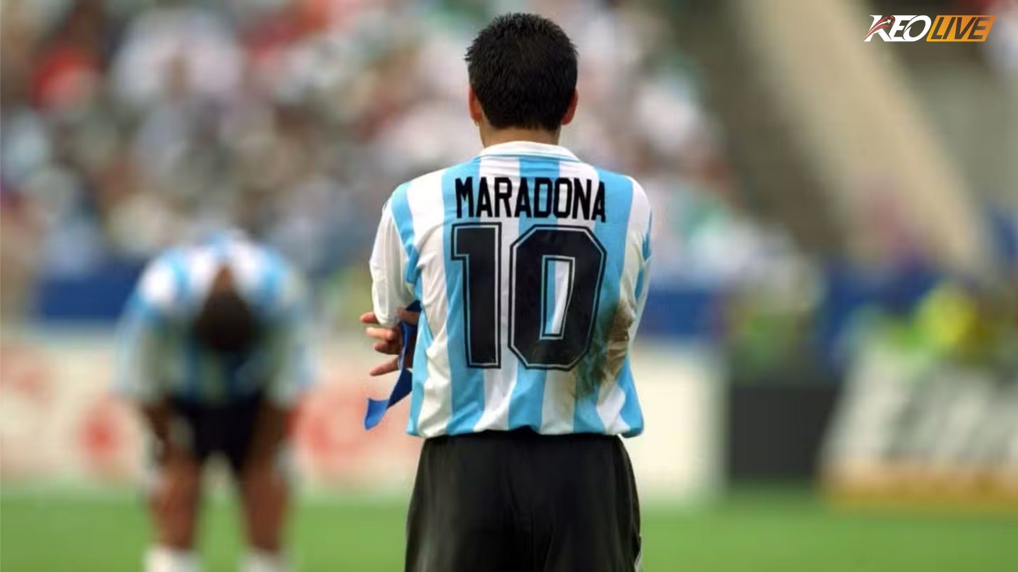 Maradona đưa chiếc áo số 10 Argentina trở thành biểu tượng | Keolive