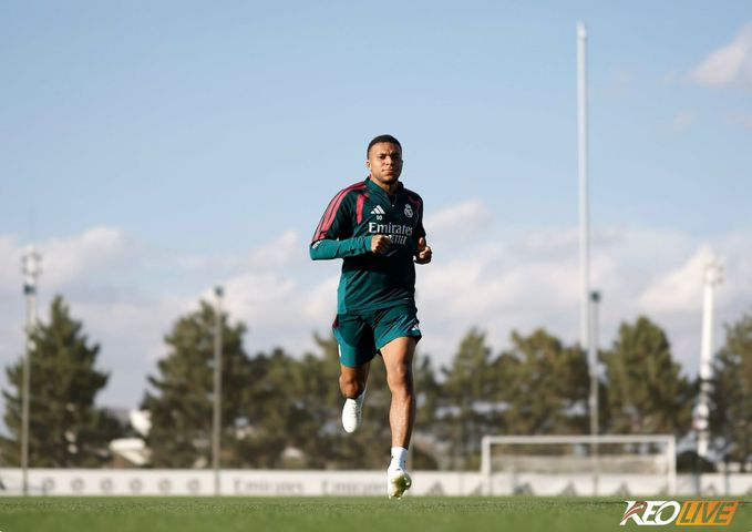 Mô tả hình ảnh cho bài viết Real Madrid đón tín hiệu tích cực từ Mbappé trước Villarreal