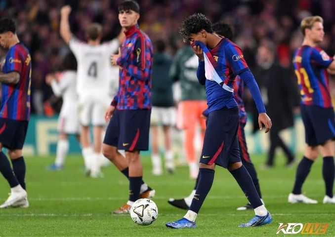 Mô tả hình ảnh cho bài viết Flick thừa nhận Barcelona hụt hơi trước Real Madrid ở El Clásico