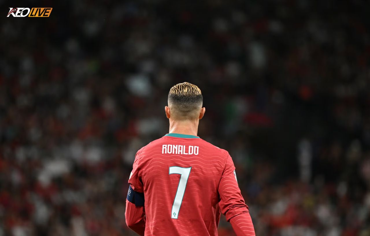 Ronaldo xin lỗi đồng đội và người hâm mộ Bồ Đào Nha | Keolive
