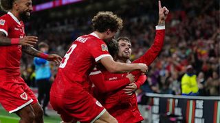 Hình ảnh cho bài Chơi thiếu người, Na Uy để Xứ Wales ngược dòng đánh bại tại Nations League